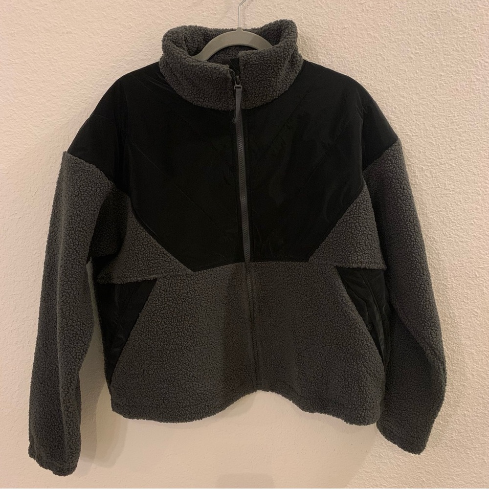 Columbia women’s large Uphill Edge Fleece Full-Zip Pullover NWT

$90 MSRP!